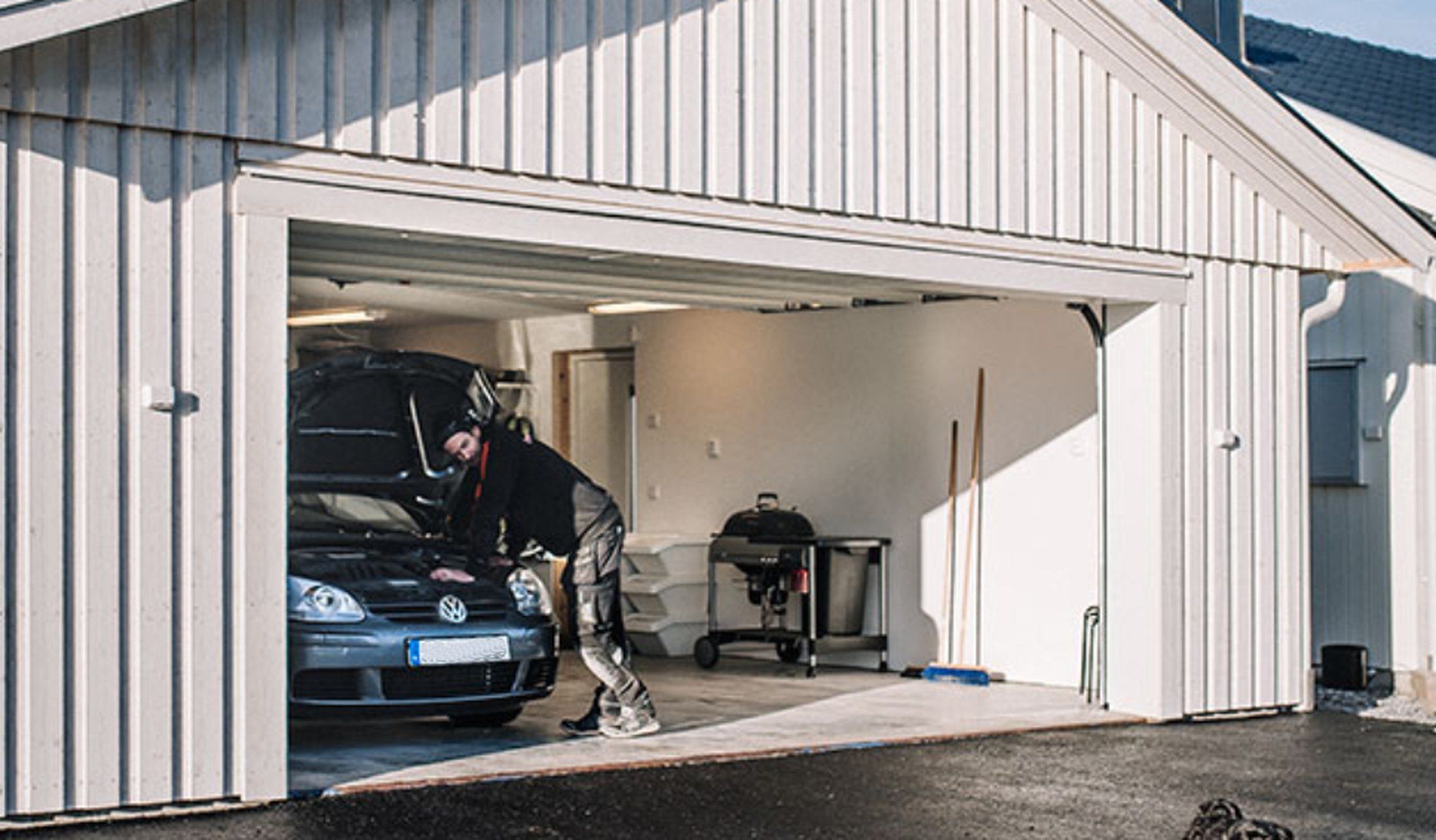 Dubbelgarage med bred port bild 3